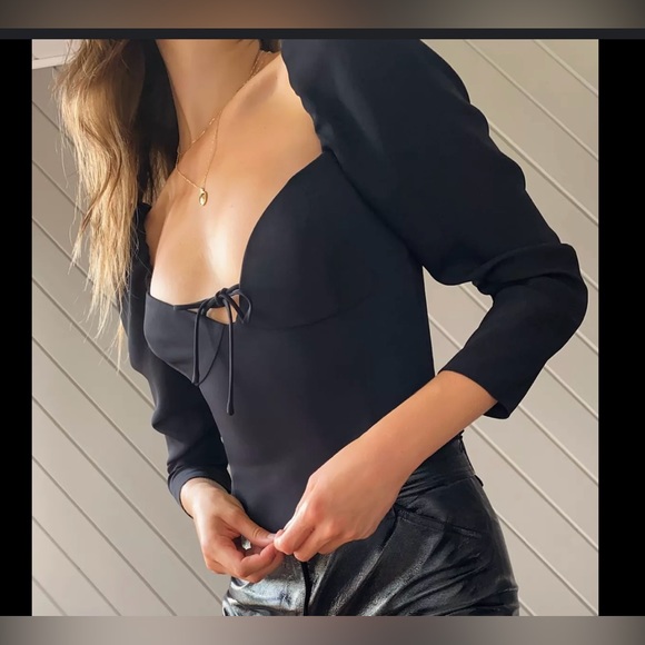 Aritzia Novella Blouse - Picture 5 of 5